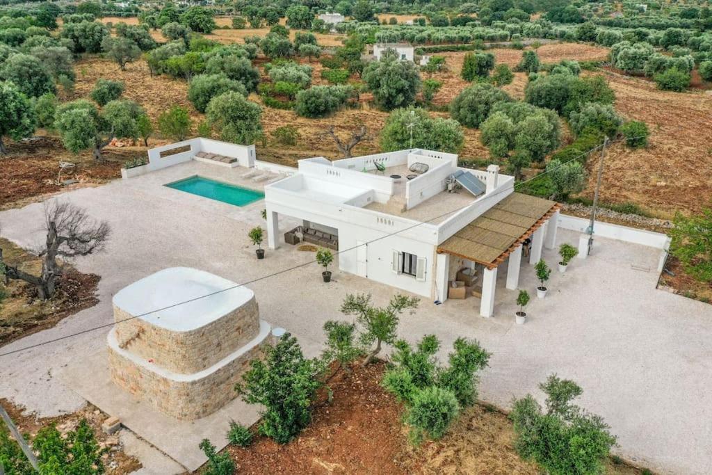 Vilaa Isa Beautiful Villa And Trullo In 오스투니 외부 사진